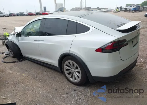 2019 Tesla Model X из США, поврежденный, VIN 5YJXCAE26KF188744